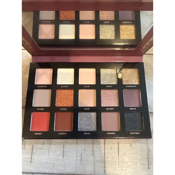 ace beaute smokey roses eyeshadow palette - Picture 4 of 4